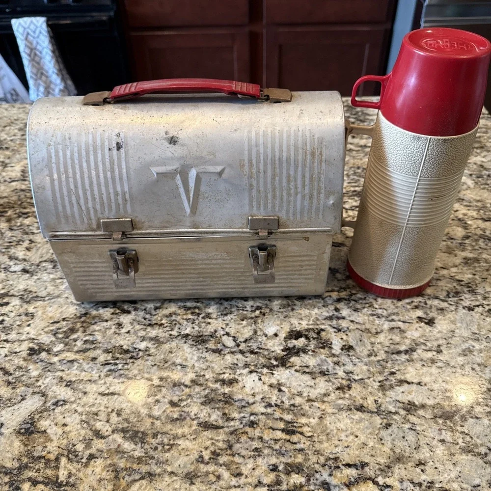 Vintage Aluminum workers or miners Thermos Lunch Bucket w/ thermos No safety pin
